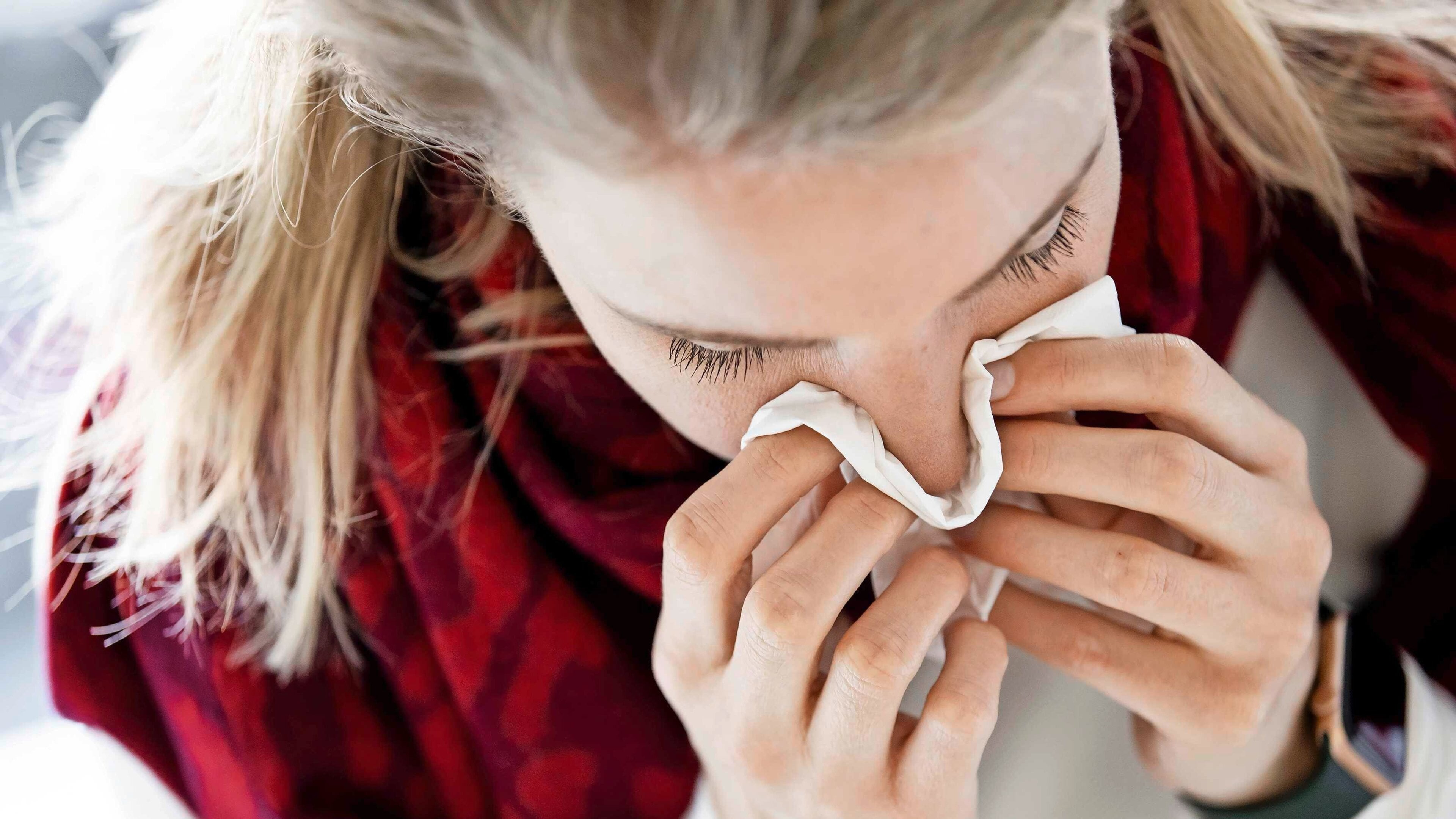 Warme lente jaagt hooikoorts omhoog: huisartsen zien stijging klachten